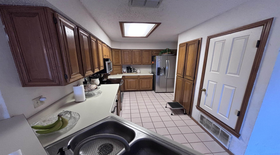 1235 St John Lp, Laredo, Texas 78045, 3 Bedrooms Bedrooms, 6 Rooms Rooms,3 BathroomsBathrooms,Residential,For Sale,1235 St John Lp,20254943