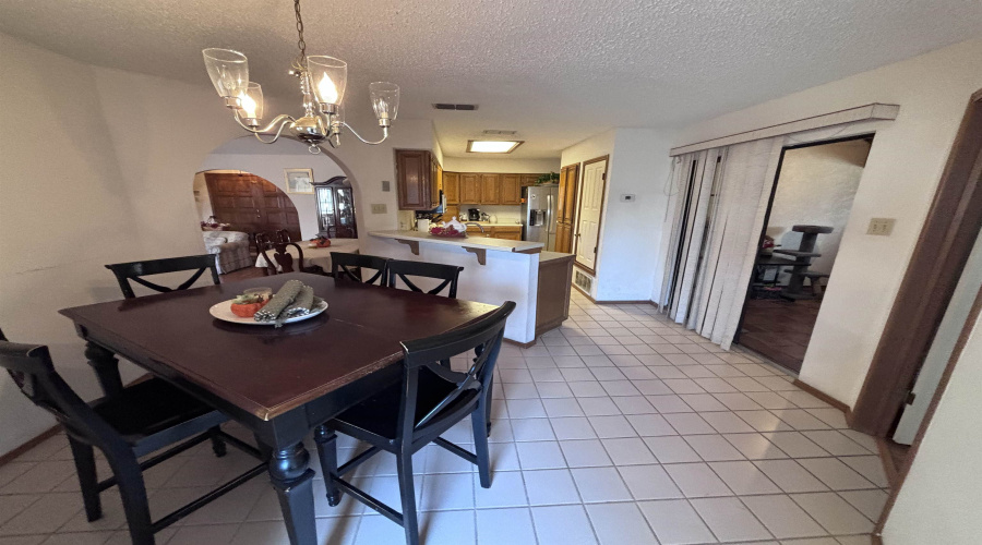 1235 St John Lp, Laredo, Texas 78045, 3 Bedrooms Bedrooms, 6 Rooms Rooms,3 BathroomsBathrooms,Residential,For Sale,1235 St John Lp,20254943