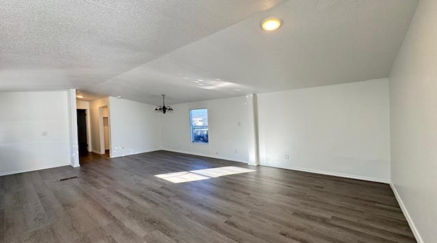 3509 Paradise Dr, Laredo, Texas 78046, 4 Bedrooms Bedrooms, 6 Rooms Rooms,2 BathroomsBathrooms,Residential,For Sale,3509 Paradise Dr,20254944