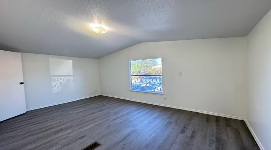 3509 Paradise Dr, Laredo, Texas 78046, 4 Bedrooms Bedrooms, 6 Rooms Rooms,2 BathroomsBathrooms,Residential,For Sale,3509 Paradise Dr,20254944