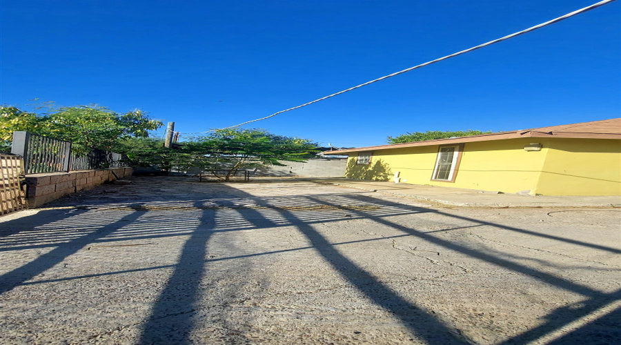 207 Arco Iris, Laredo, Texas 78043, 2 Bedrooms Bedrooms, 4 Rooms Rooms,1 BathroomBathrooms,Residential,For Rent,207 Arco Iris,20254946