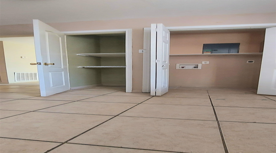 207 Arco Iris, Laredo, Texas 78043, 2 Bedrooms Bedrooms, 4 Rooms Rooms,1 BathroomBathrooms,Residential,For Rent,207 Arco Iris,20254946