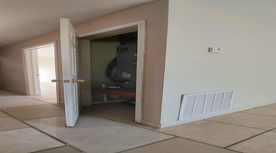 207 Arco Iris, Laredo, Texas 78043, 2 Bedrooms Bedrooms, 4 Rooms Rooms,1 BathroomBathrooms,Residential,For Rent,207 Arco Iris,20254946