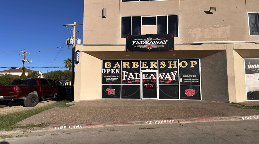5517 McPherson Rd, LAREDO, Texas 78041, 1 Room Rooms,1 BathroomBathrooms,Commercial retail/office,For Sale,5517 McPherson Rd,20254948