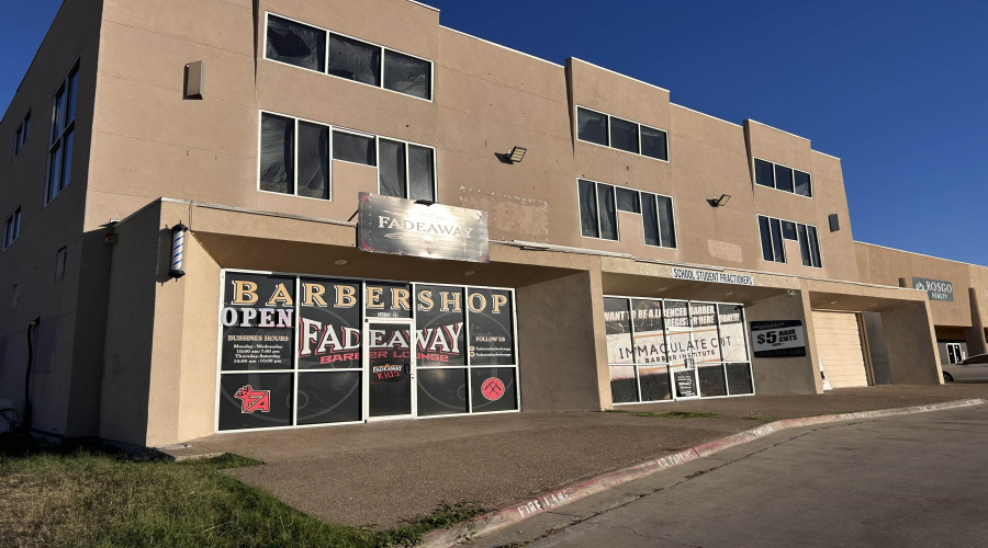 5517 McPherson Rd, LAREDO, Texas 78041, 1 Room Rooms,1 BathroomBathrooms,Commercial retail/office,For Sale,5517 McPherson Rd,20254948
