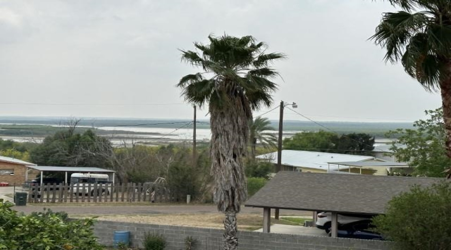 5205 Pascual Ln, Zapata, Texas 78076, 3 Bedrooms Bedrooms, 6 Rooms Rooms,3 BathroomsBathrooms,Residential,For Sale,5205 Pascual Ln,20254947