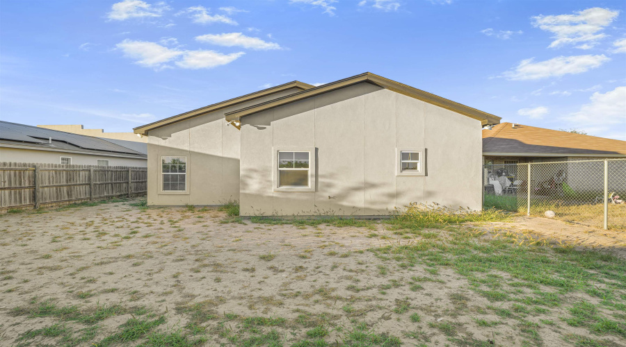 1405 Wilfrano Dr, LAREDO, Texas 78045, 3 Bedrooms Bedrooms, 5 Rooms Rooms,2 BathroomsBathrooms,Residential,For Sale,1405 Wilfrano Dr,20254949