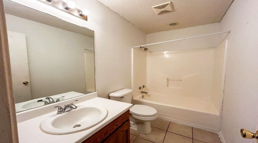 402 Prescott Lp, Laredo, Texas 78043, 3 Bedrooms Bedrooms, 6 Rooms Rooms,2 BathroomsBathrooms,Residential,For Rent,402 Prescott Lp,20254950