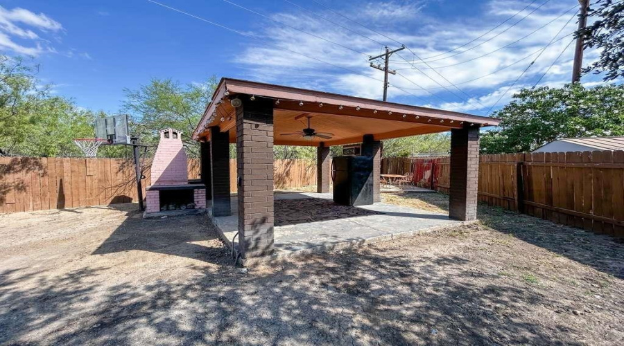 402 Prescott Lp, Laredo, Texas 78043, 3 Bedrooms Bedrooms, 6 Rooms Rooms,2 BathroomsBathrooms,Residential,For Rent,402 Prescott Lp,20254950