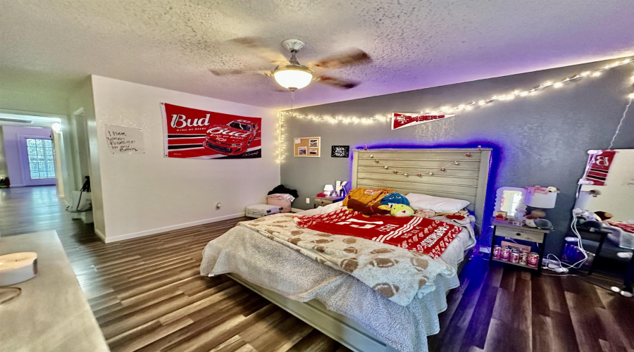 8633 Datapoint Dr, San Antonio, Texas 78229, 2 Bedrooms Bedrooms, 5 Rooms Rooms,2 BathroomsBathrooms,Residential,For Sale,8633 Datapoint Dr,20254951