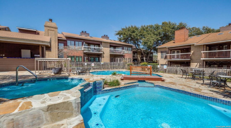 8633 Datapoint Dr, San Antonio, Texas 78229, 2 Bedrooms Bedrooms, 5 Rooms Rooms,2 BathroomsBathrooms,Residential,For Sale,8633 Datapoint Dr,20254951