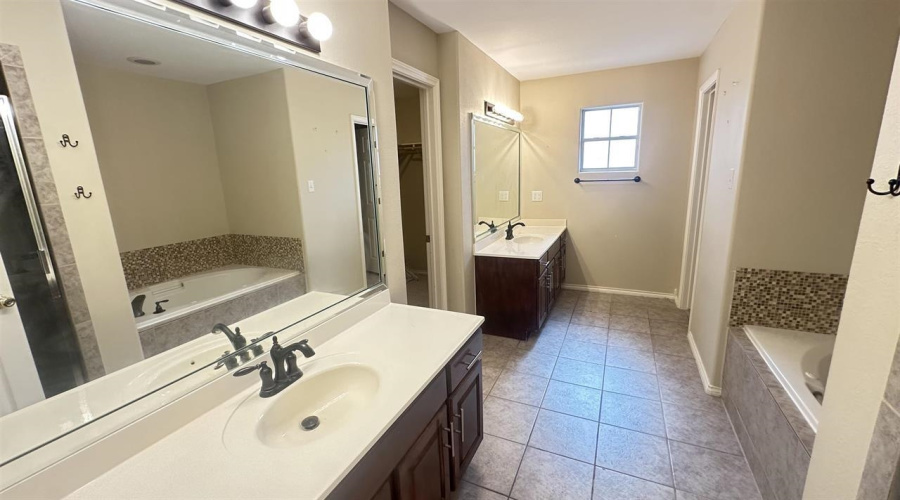 3118 Sundance Lp, Laredo, Texas 78045, 4 Bedrooms Bedrooms, 7 Rooms Rooms,2 BathroomsBathrooms,Residential,For Sale,3118 Sundance Lp,20254954