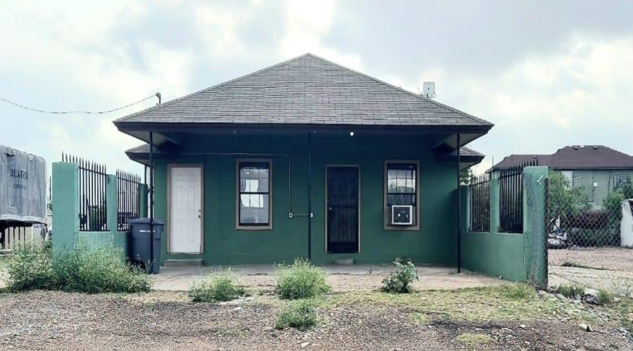 207 Arco Iris, Laredo, Texas 78043, 1 Bedroom Bedrooms, 3 Rooms Rooms,1 BathroomBathrooms,Residential,For Rent,207 Arco Iris,20254955