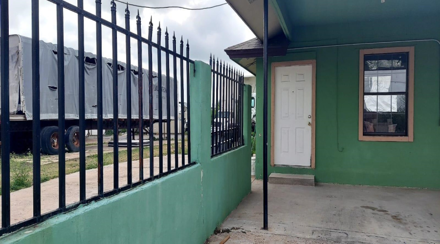 207 Arco Iris, Laredo, Texas 78043, 1 Bedroom Bedrooms, 3 Rooms Rooms,1 BathroomBathrooms,Residential,For Rent,207 Arco Iris,20254956