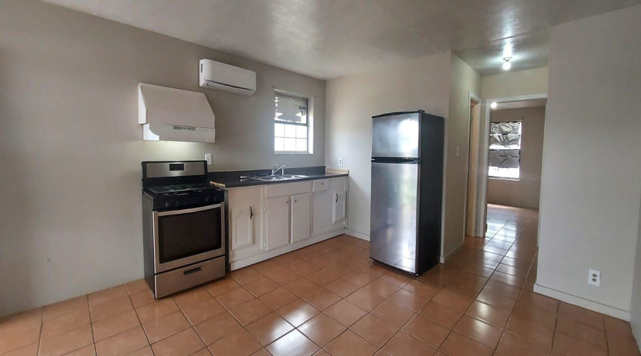 207 Arco Iris, Laredo, Texas 78043, 1 Bedroom Bedrooms, 3 Rooms Rooms,1 BathroomBathrooms,Residential,For Rent,207 Arco Iris,20254956