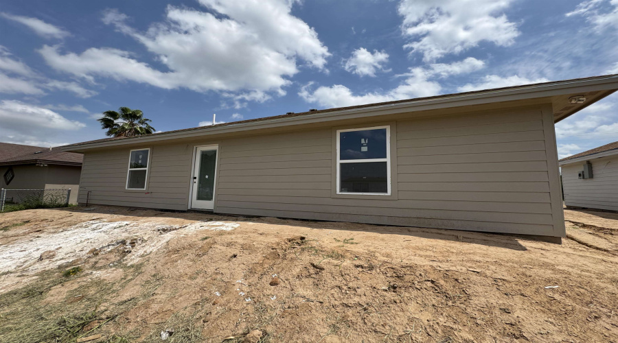 5213 Pena Ln, ZAPATA, Texas 78076, 3 Bedrooms Bedrooms, 4 Rooms Rooms,2 BathroomsBathrooms,Residential,For Sale,5213 Pena Ln,20251740