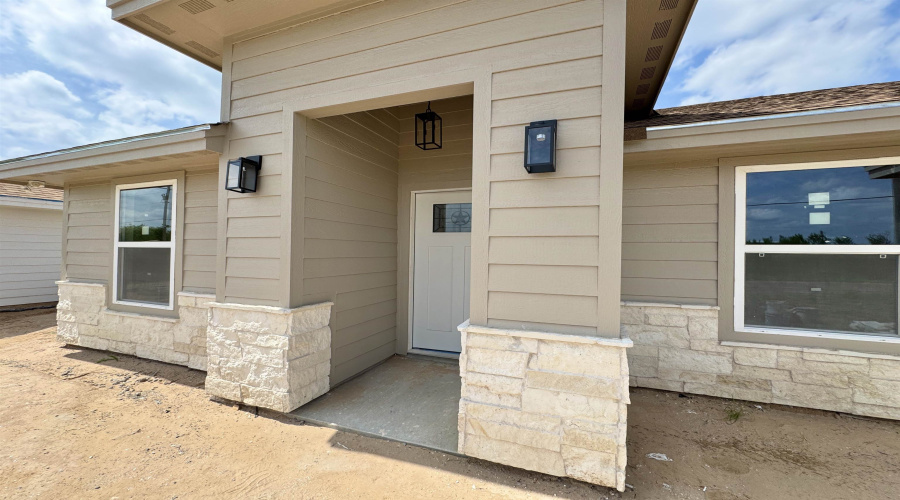 5213 Pena Ln, ZAPATA, Texas 78076, 3 Bedrooms Bedrooms, 4 Rooms Rooms,2 BathroomsBathrooms,Residential,For Sale,5213 Pena Ln,20251740