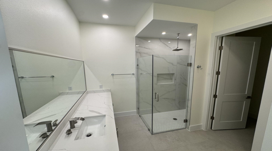 1505 Ocio Dr., Laredo, Texas 78045, 4 Bedrooms Bedrooms, 7 Rooms Rooms,4 BathroomsBathrooms,Residential,For Sale,1505 Ocio Dr.,20254958