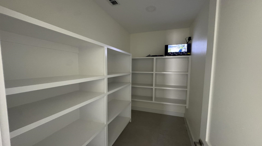 1505 Ocio Dr., Laredo, Texas 78045, 4 Bedrooms Bedrooms, 7 Rooms Rooms,4 BathroomsBathrooms,Residential,For Sale,1505 Ocio Dr.,20254958