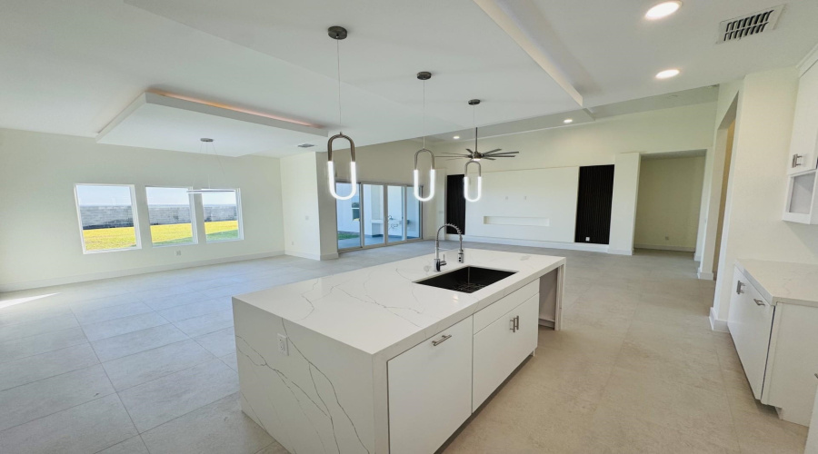 1505 Ocio Dr., Laredo, Texas 78045, 4 Bedrooms Bedrooms, 7 Rooms Rooms,4 BathroomsBathrooms,Residential,For Sale,1505 Ocio Dr.,20254958