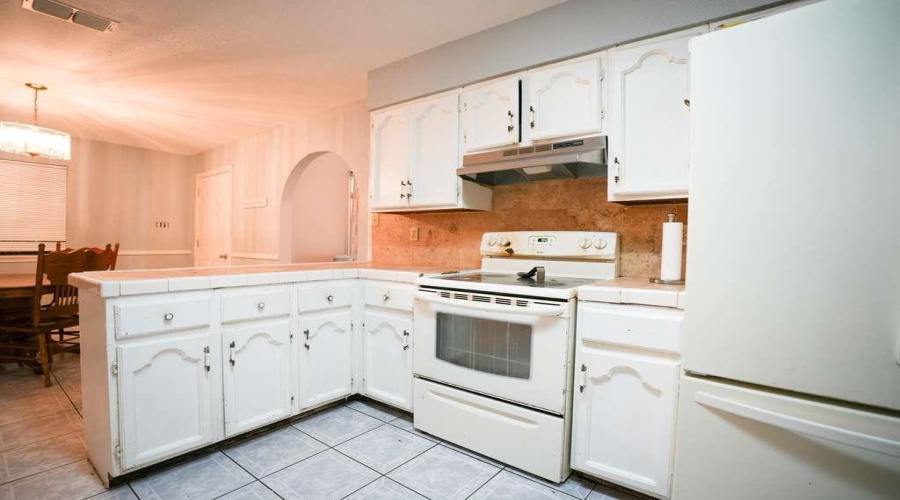 1301 Lois Ln, Laredo, Texas 78045, 3 Bedrooms Bedrooms, 7 Rooms Rooms,2 BathroomsBathrooms,Residential,For Sale,1301 Lois Ln,20254960