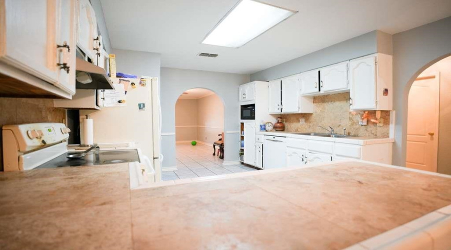 1301 Lois Ln, Laredo, Texas 78045, 3 Bedrooms Bedrooms, 7 Rooms Rooms,2 BathroomsBathrooms,Residential,For Sale,1301 Lois Ln,20254960