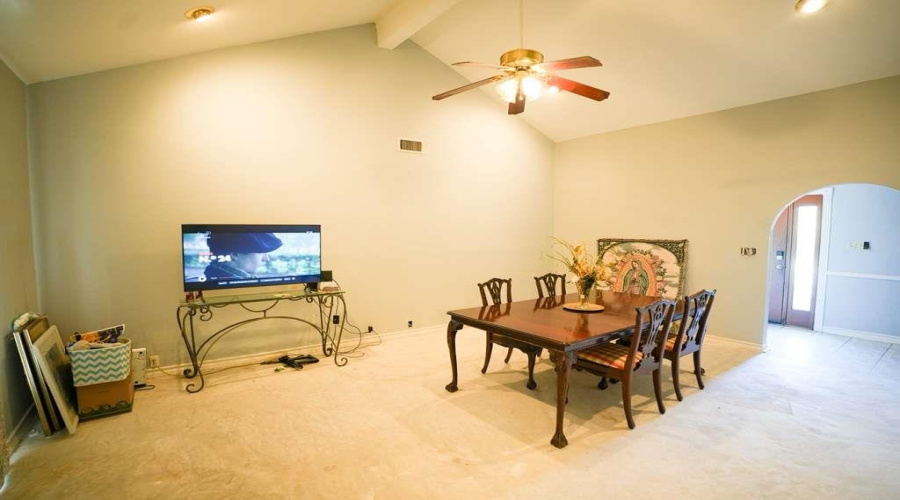 1301 Lois Ln, Laredo, Texas 78045, 3 Bedrooms Bedrooms, 7 Rooms Rooms,2 BathroomsBathrooms,Residential,For Sale,1301 Lois Ln,20254960