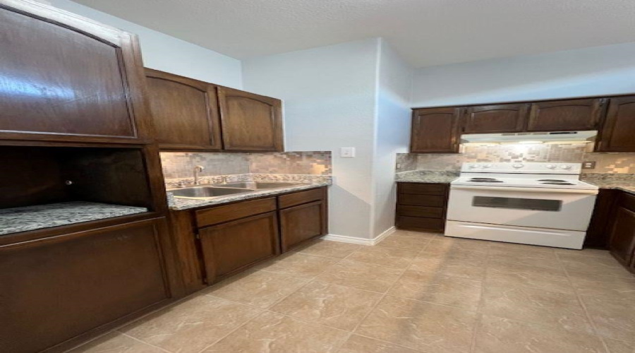 5410 Marcella Ave, Laredo, Texas 78041, 2 Bedrooms Bedrooms, 4 Rooms Rooms,2 BathroomsBathrooms,Residential,For Rent,5410 Marcella Ave,20254961