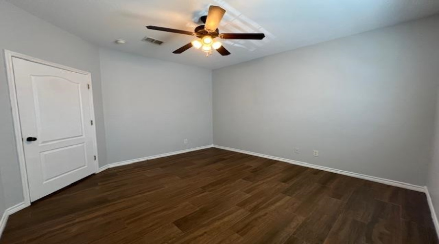 5410 Marcella Ave, Laredo, Texas 78041, 2 Bedrooms Bedrooms, 4 Rooms Rooms,2 BathroomsBathrooms,Residential,For Rent,5410 Marcella Ave,20254961