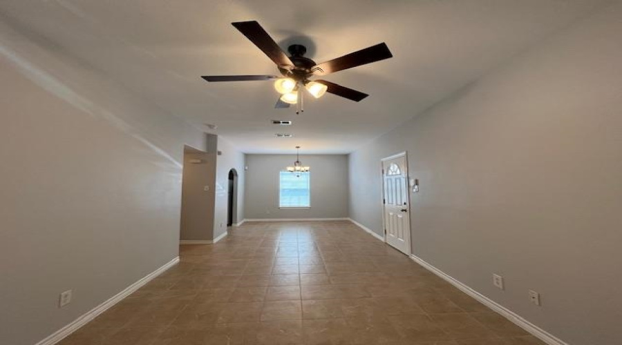 5410 Marcella Ave, Laredo, Texas 78041, 2 Bedrooms Bedrooms, 4 Rooms Rooms,2 BathroomsBathrooms,Residential,For Rent,5410 Marcella Ave,20254961