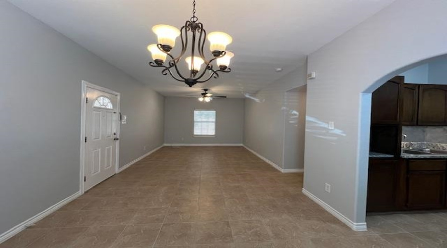 5410 Marcella Ave, Laredo, Texas 78041, 2 Bedrooms Bedrooms, 4 Rooms Rooms,2 BathroomsBathrooms,Residential,For Rent,5410 Marcella Ave,20254961