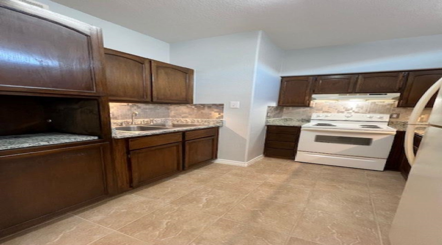 5410 Marcella Ave, Laredo, Texas 78041, 2 Bedrooms Bedrooms, 4 Rooms Rooms,2 BathroomsBathrooms,Residential,For Rent,5410 Marcella Ave,20254961