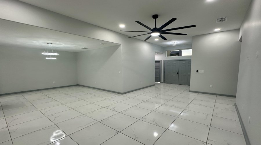 5014 Luna Grande Lp., Laredo, Texas 78046, 3 Bedrooms Bedrooms, 6 Rooms Rooms,2 BathroomsBathrooms,Residential,For Sale,5014 Luna Grande Lp.,20254968