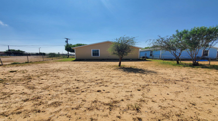 1206 Paseo De Danubio, Rio Bravo, Texas 78046, 3 Bedrooms Bedrooms, 5 Rooms Rooms,1 BathroomBathrooms,Residential,For Sale,1206 Paseo De Danubio,20254969