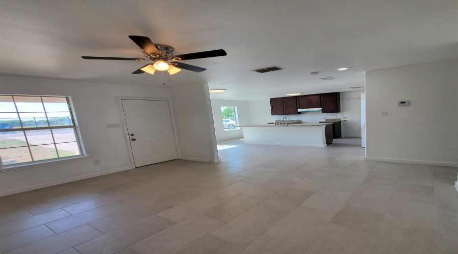 1206 Paseo De Danubio, Rio Bravo, Texas 78046, 3 Bedrooms Bedrooms, 5 Rooms Rooms,1 BathroomBathrooms,Residential,For Sale,1206 Paseo De Danubio,20254969