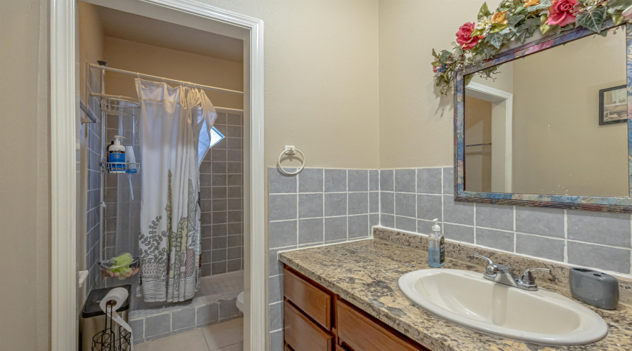 1527 Wilfrano Dr, LAREDO, Texas 78046, 4 Bedrooms Bedrooms, 7 Rooms Rooms,2 BathroomsBathrooms,Residential,For Sale,1527 Wilfrano Dr,20254975