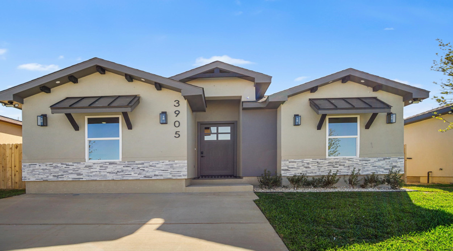 3905 Yoyis St., Laredo, Texas 78046, 4 Bedrooms Bedrooms, 6 Rooms Rooms,2 BathroomsBathrooms,Residential,For Sale,3905 Yoyis St.,20254976