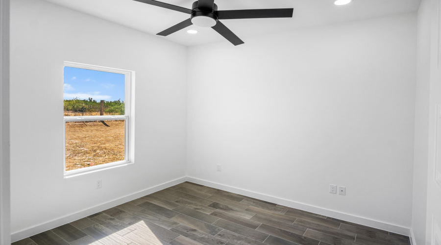 3905 Yoyis St., Laredo, Texas 78046, 4 Bedrooms Bedrooms, 6 Rooms Rooms,2 BathroomsBathrooms,Residential,For Sale,3905 Yoyis St.,20254976