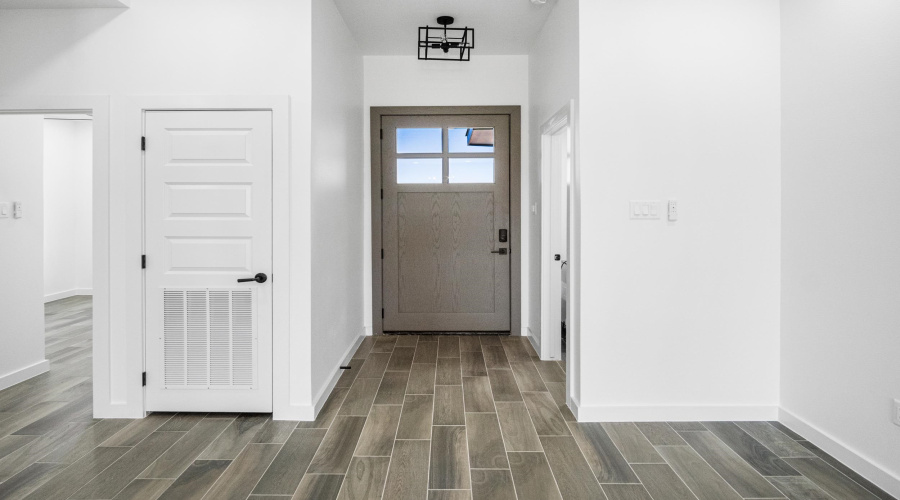 3905 Yoyis St., Laredo, Texas 78046, 4 Bedrooms Bedrooms, 6 Rooms Rooms,2 BathroomsBathrooms,Residential,For Sale,3905 Yoyis St.,20254976