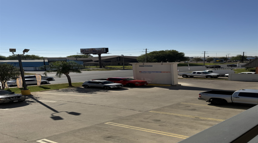 6262 McPherson Rd, Laredo, Texas 78045, 1 Room Rooms,1 BathroomBathrooms,Commercial retail/office,For Rent,6262 McPherson Rd,20254972