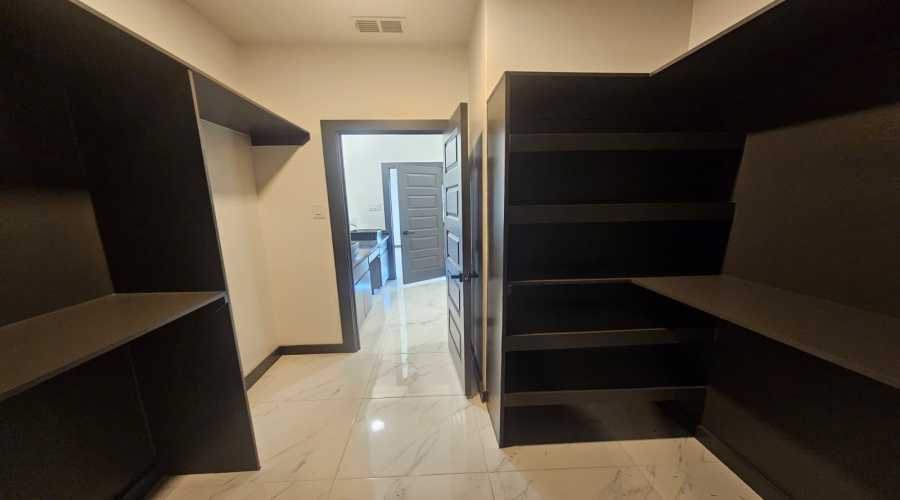 512 Concepcion, Laredo, Texas 78045-8029, 3 Bedrooms Bedrooms, 6 Rooms Rooms,2 BathroomsBathrooms,Residential,For Sale,512 Concepcion,20254980