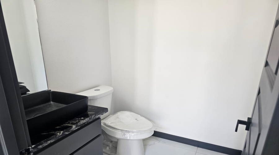 512 Concepcion, Laredo, Texas 78045-8029, 3 Bedrooms Bedrooms, 6 Rooms Rooms,2 BathroomsBathrooms,Residential,For Sale,512 Concepcion,20254980