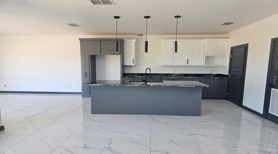 512 Concepcion, Laredo, Texas 78045-8029, 3 Bedrooms Bedrooms, 6 Rooms Rooms,2 BathroomsBathrooms,Residential,For Sale,512 Concepcion,20254980