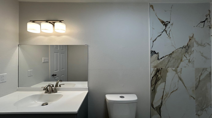 100 E Hillside Rd, Laredo, Texas 78041, 1 Bedroom Bedrooms, 3 Rooms Rooms,1 BathroomBathrooms,Residential,For Rent,100 E Hillside Rd,20254981