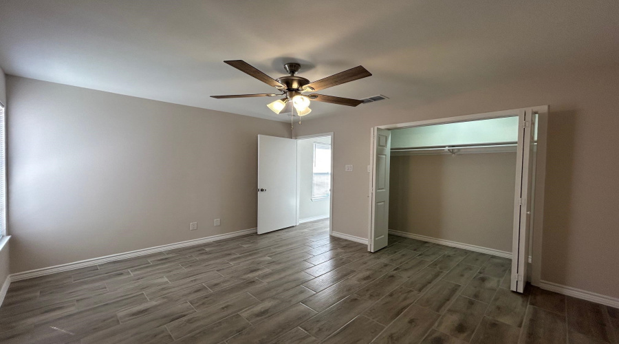 100 E Hillside Rd, Laredo, Texas 78041, 1 Bedroom Bedrooms, 3 Rooms Rooms,1 BathroomBathrooms,Residential,For Rent,100 E Hillside Rd,20254981