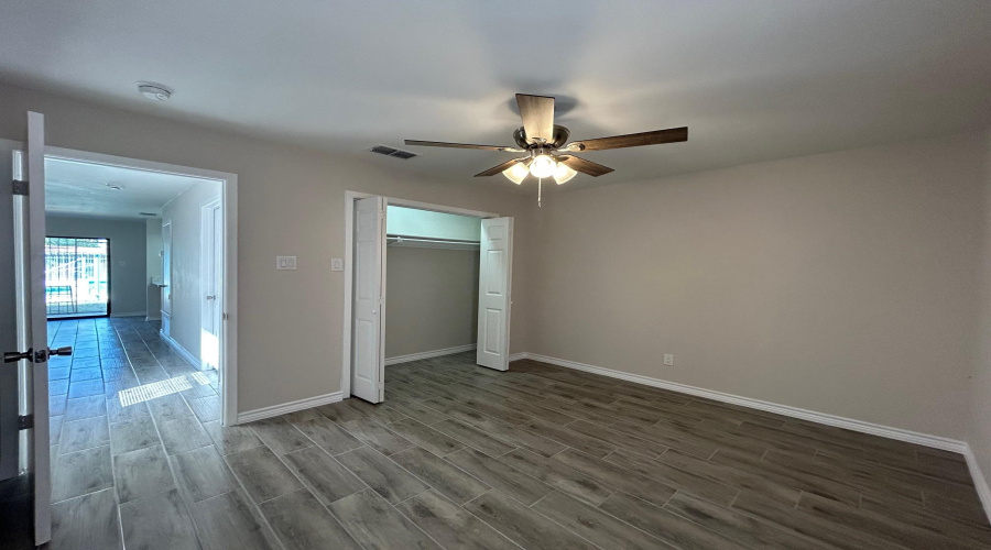 100 E Hillside Rd, Laredo, Texas 78041, 1 Bedroom Bedrooms, 3 Rooms Rooms,1 BathroomBathrooms,Residential,For Rent,100 E Hillside Rd,20254981