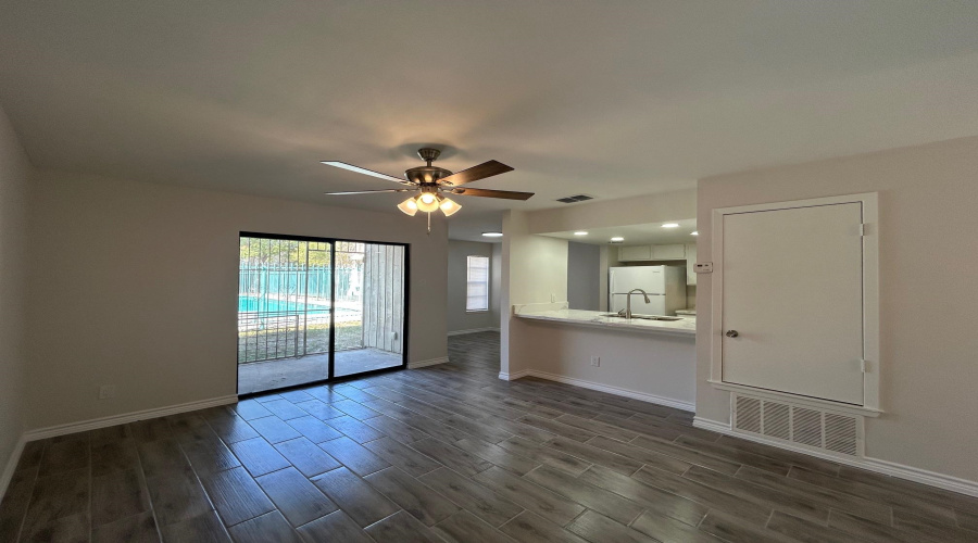 100 E Hillside Rd, Laredo, Texas 78041, 1 Bedroom Bedrooms, 3 Rooms Rooms,1 BathroomBathrooms,Residential,For Rent,100 E Hillside Rd,20254981