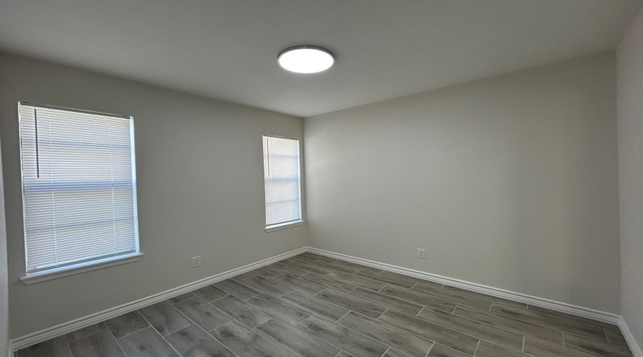 100 E Hillside Rd, Laredo, Texas 78041, 1 Bedroom Bedrooms, 3 Rooms Rooms,1 BathroomBathrooms,Residential,For Rent,100 E Hillside Rd,20254981