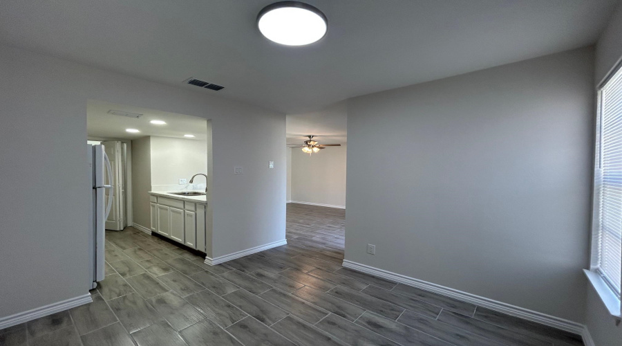 100 E Hillside Rd, Laredo, Texas 78041, 1 Bedroom Bedrooms, 3 Rooms Rooms,1 BathroomBathrooms,Residential,For Rent,100 E Hillside Rd,20254981