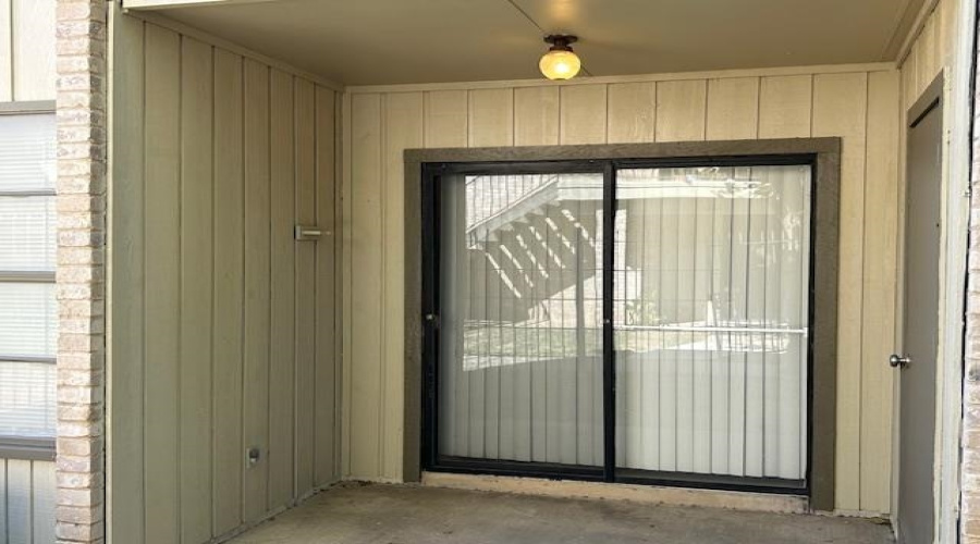 100 E Hillside Rd, Laredo, Texas 78041, 1 Bedroom Bedrooms, 4 Rooms Rooms,1 BathroomBathrooms,Residential,For Sale,100 E Hillside Rd,20254982